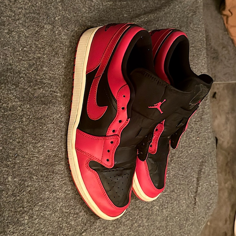 Low top Jordan’s 1